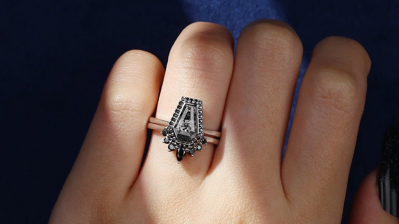 The Mystic Beauty of StarlandUS Salt and Pepper Diamonds