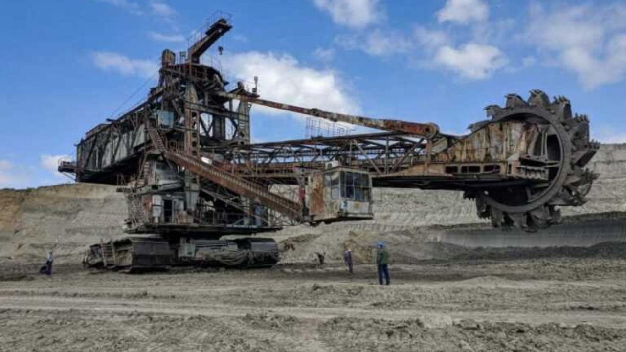Choosing the Right Mining Wear Parts for Different Work Conditions