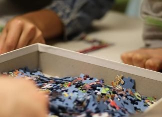 What Is The Best Way To Do 1000 Piece Jigsaw Puzzles?